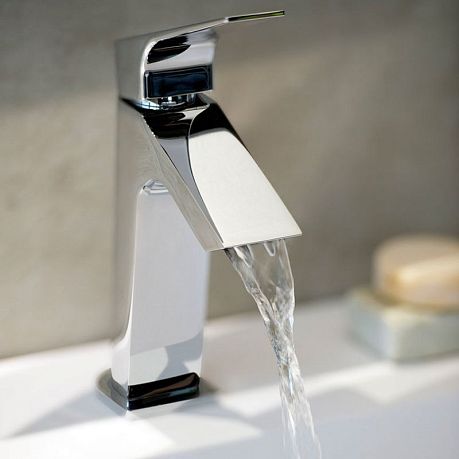 Смеситель URBAN CHIC 210101 для умывальника каскадный излив