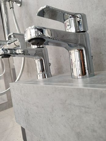 Смеситель TITANIUM 180102 для умывальника, хром